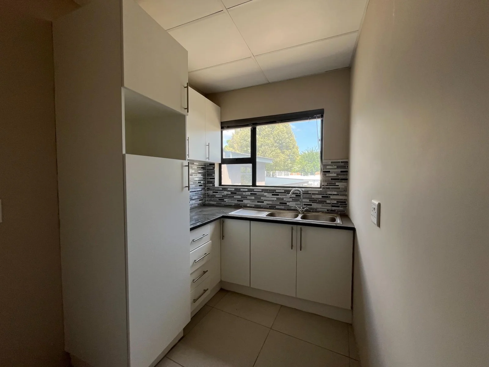 Perfectly located, modern commercial property with stable income