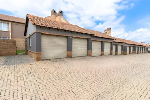 Erand Gardens, Midrand