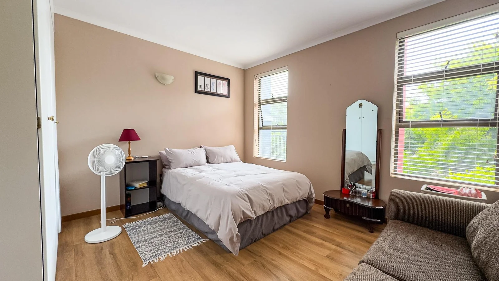 NEAT FAMILY HOME LOCATED IN A QUIET CUL-DE-SAC:   NEAR AN ACCESS GATE <br/>IN MIDSTREAM PROPER, YOU WILL BE AMAZED AT THE SPACE OF THE GARDENS.