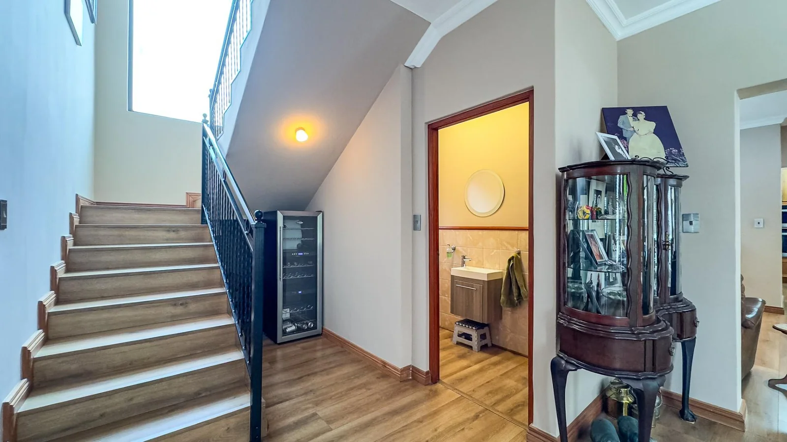 NEAT FAMILY HOME LOCATED IN A QUIET CUL-DE-SAC:   NEAR AN ACCESS GATE <br/>IN MIDSTREAM PROPER, YOU WILL BE AMAZED AT THE SPACE OF THE GARDENS.