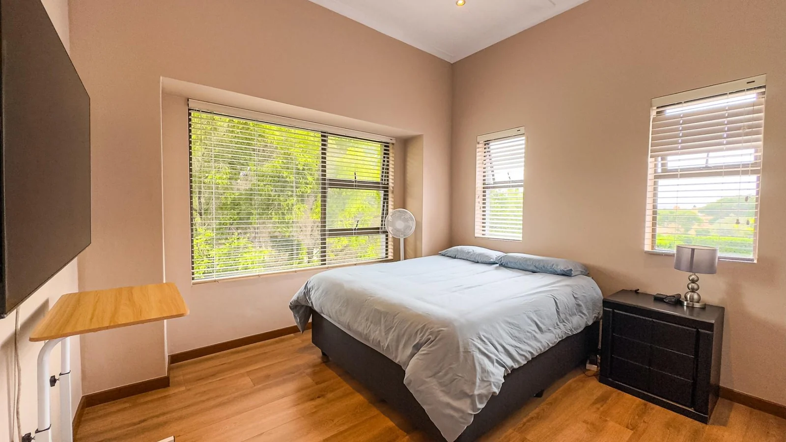 NEAT FAMILY HOME LOCATED IN A QUIET CUL-DE-SAC:   NEAR AN ACCESS GATE <br/>IN MIDSTREAM PROPER, YOU WILL BE AMAZED AT THE SPACE OF THE GARDENS.