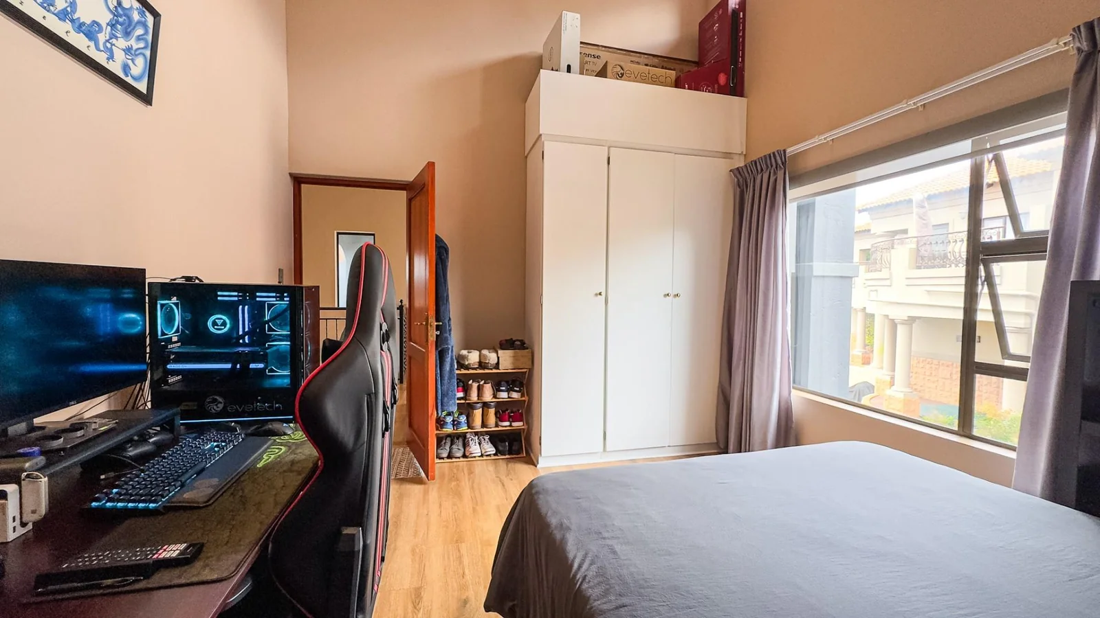 NEAT FAMILY HOME LOCATED IN A QUIET CUL-DE-SAC:   NEAR AN ACCESS GATE <br/>IN MIDSTREAM PROPER, YOU WILL BE AMAZED AT THE SPACE OF THE GARDENS.