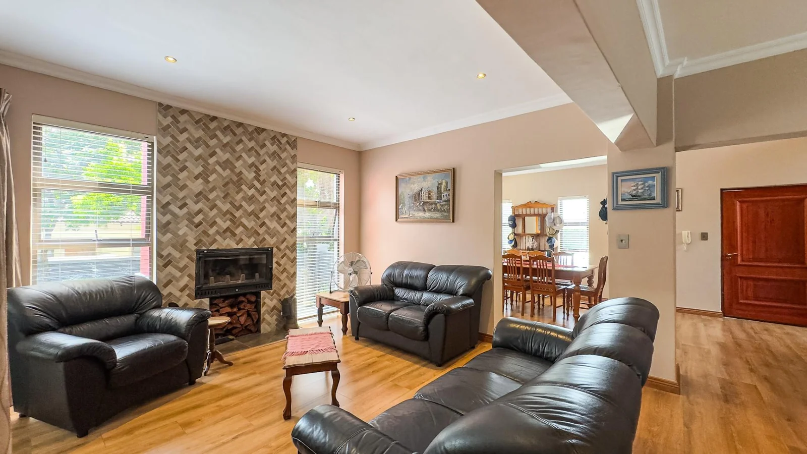 NEAT FAMILY HOME LOCATED IN A QUIET CUL-DE-SAC:   NEAR AN ACCESS GATE <br/>IN MIDSTREAM PROPER, YOU WILL BE AMAZED AT THE SPACE OF THE GARDENS.