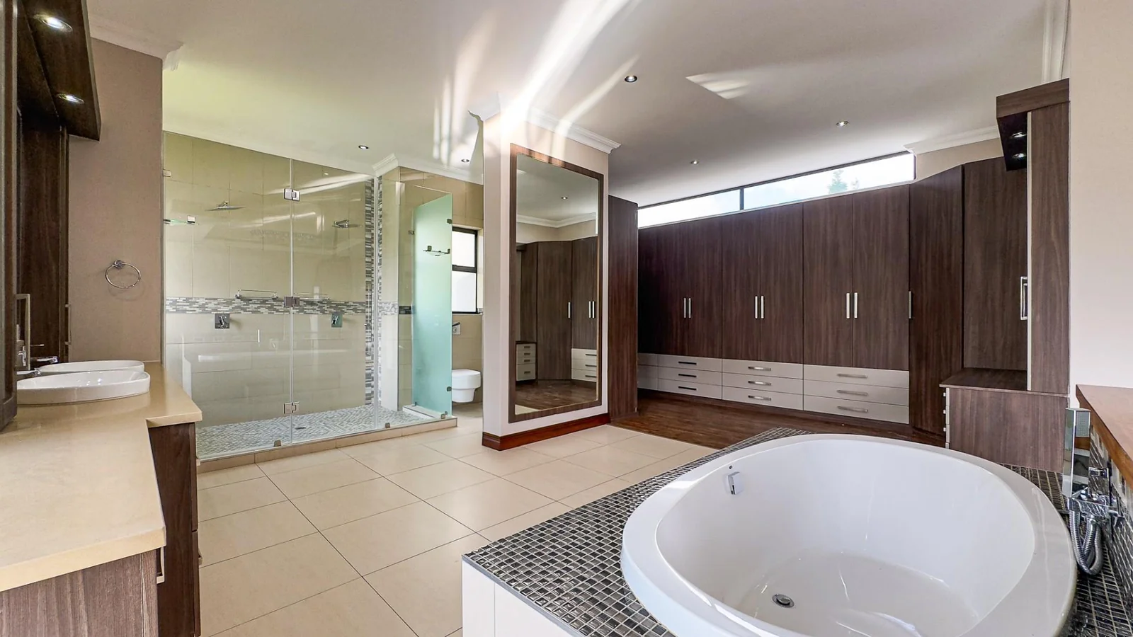 A  GRAND AFFAIR IN MIDLANDS ESTATE