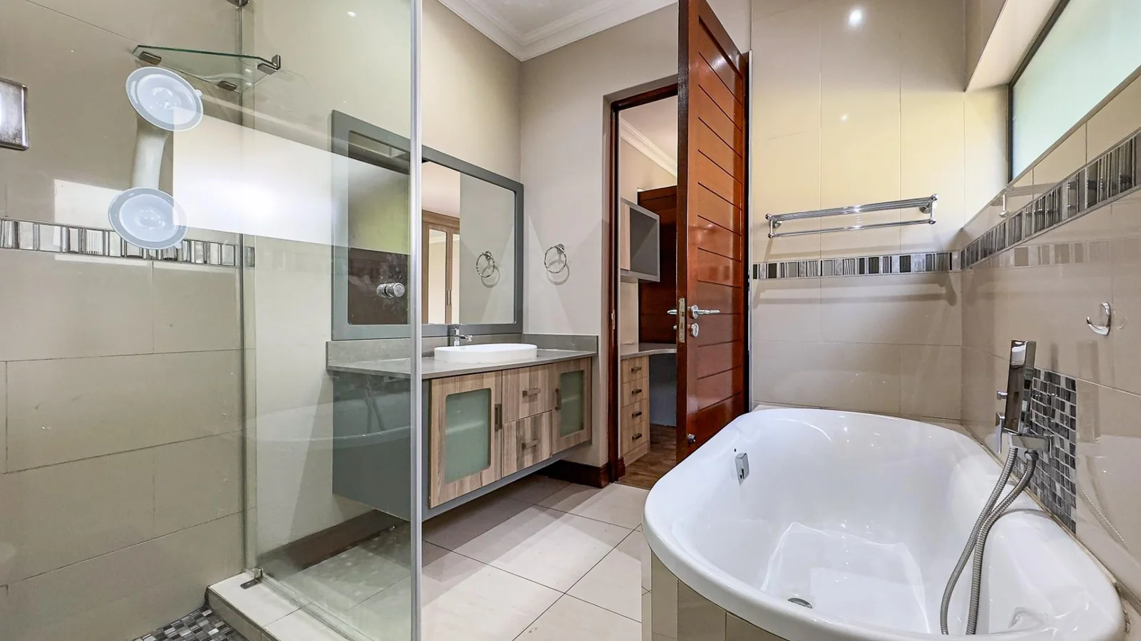 A  GRAND AFFAIR IN MIDLANDS ESTATE