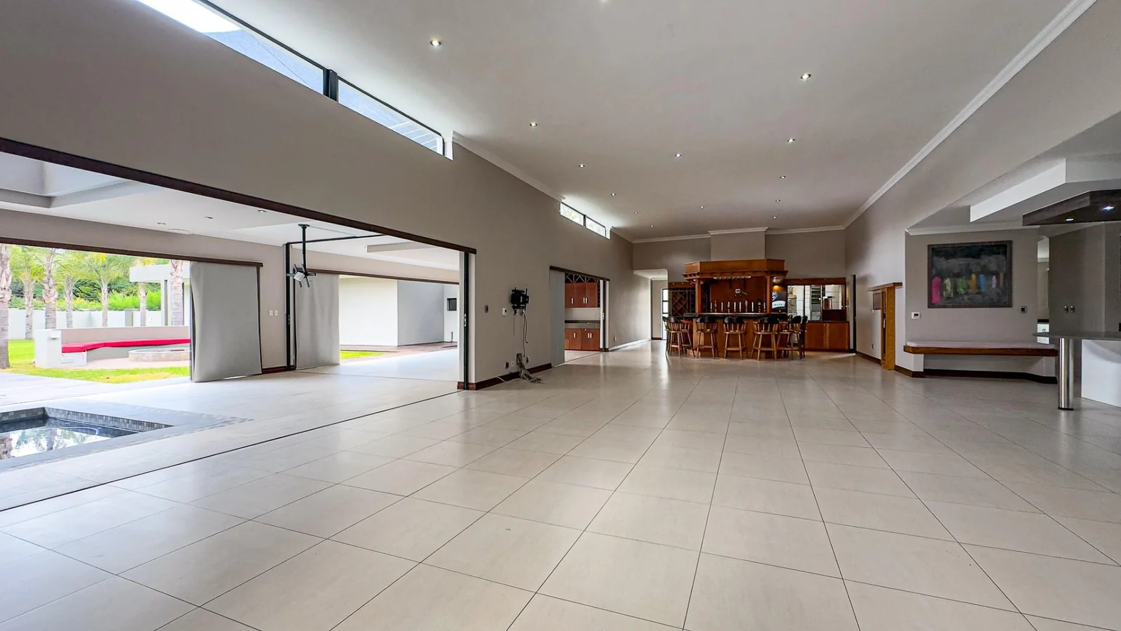 A  GRAND AFFAIR IN MIDLANDS ESTATE