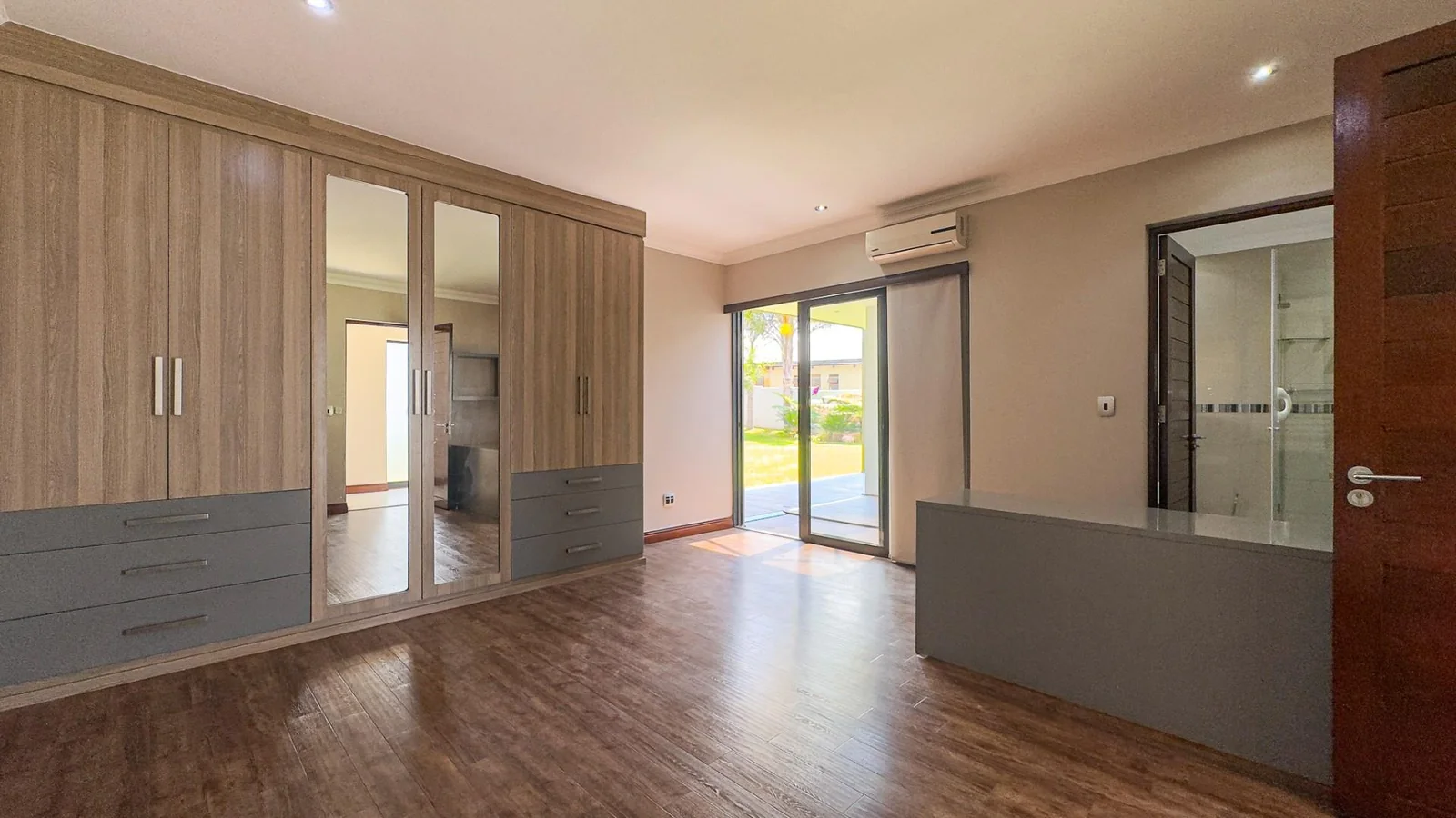 A  GRAND AFFAIR IN MIDLANDS ESTATE