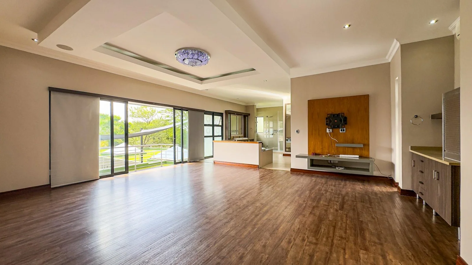 A  GRAND AFFAIR IN MIDLANDS ESTATE