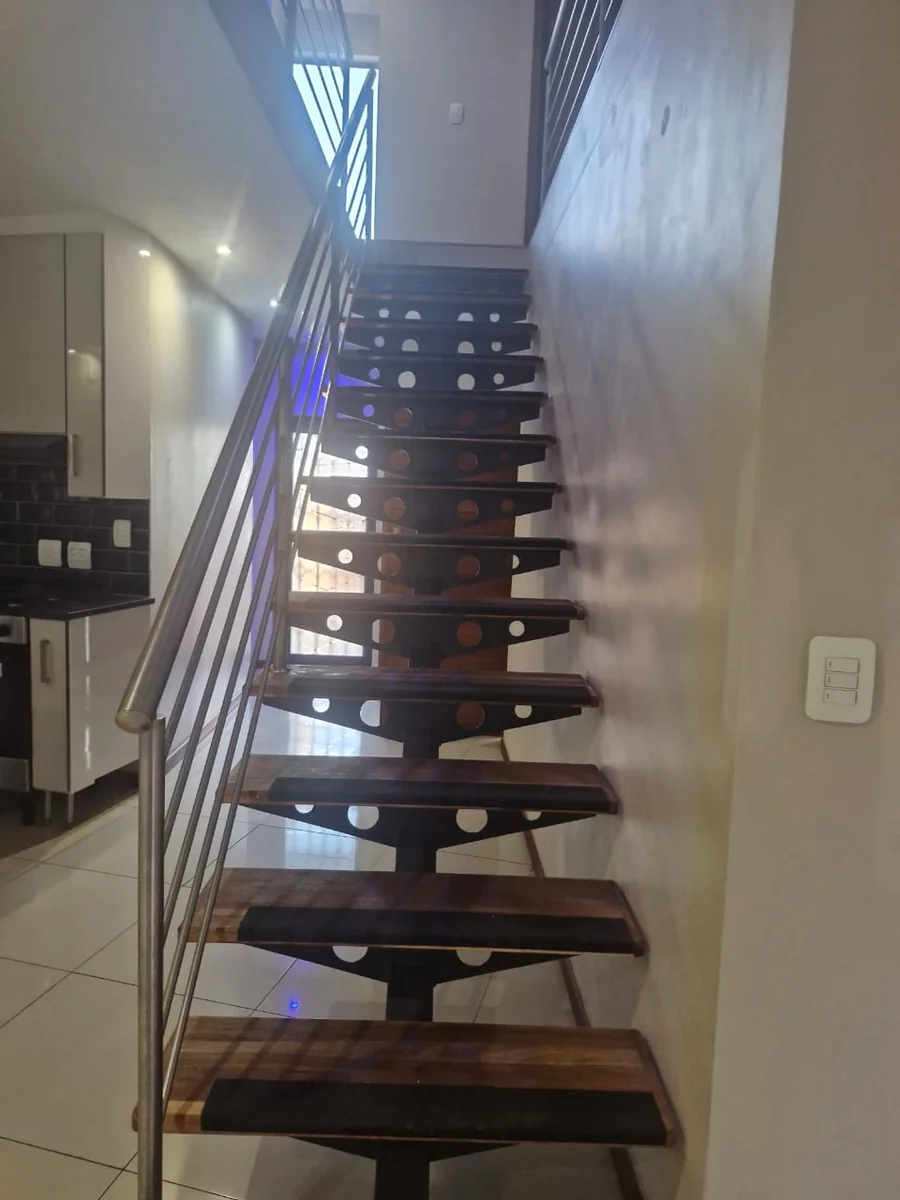 Introducing a modern, move-in ready rental property in Glen Marais.