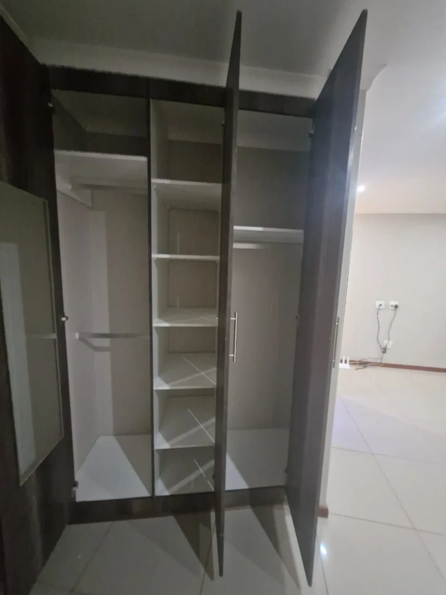 Introducing a modern, move-in ready rental property in Glen Marais.