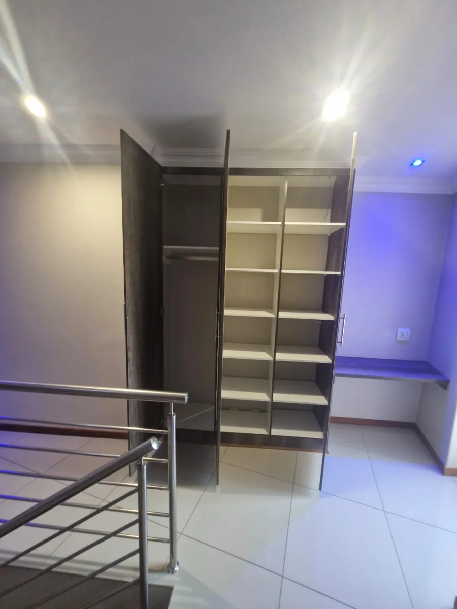 Introducing a modern, move-in ready rental property in Glen Marais.