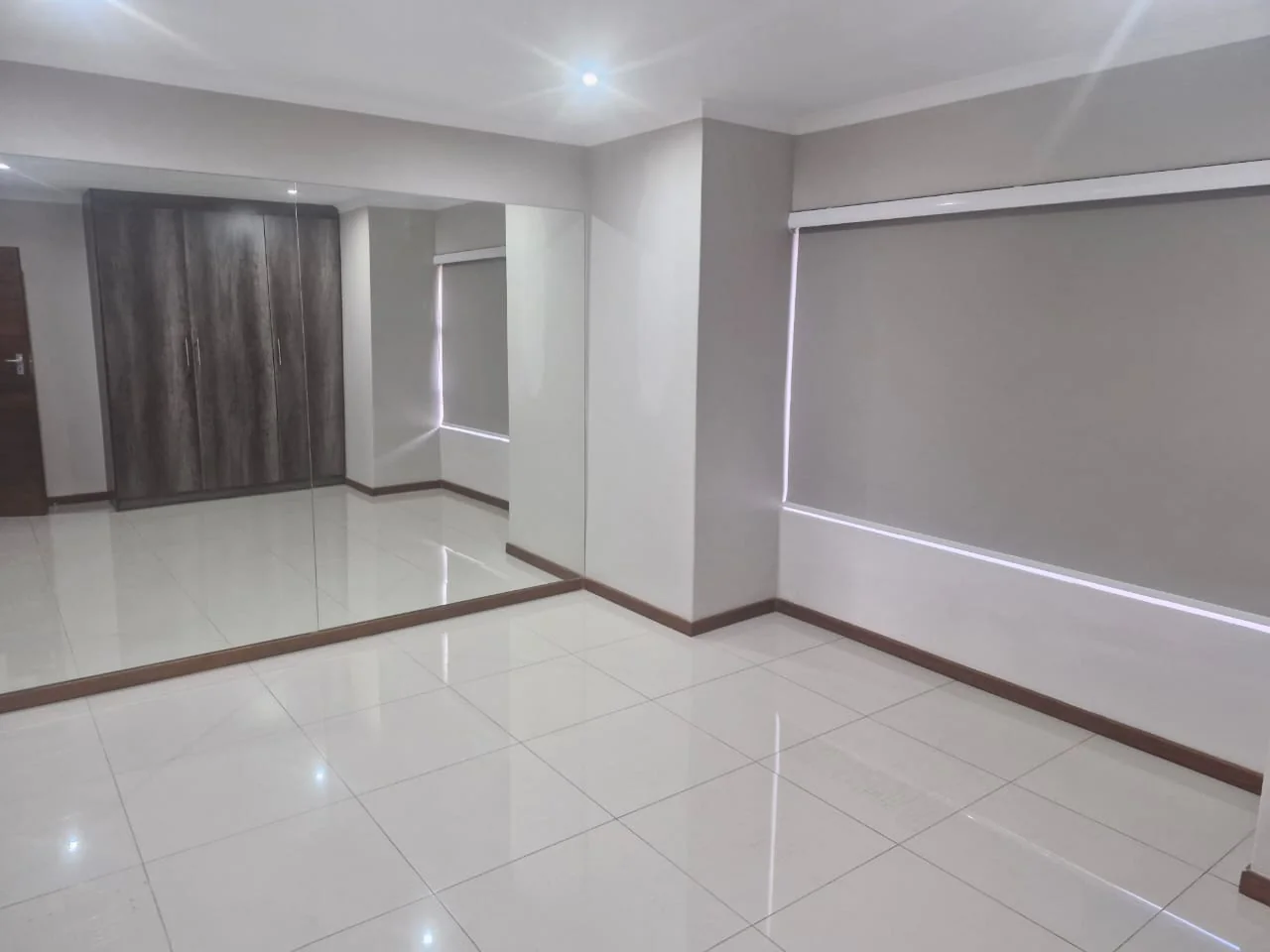 Introducing a modern, move-in ready rental property in Glen Marais.