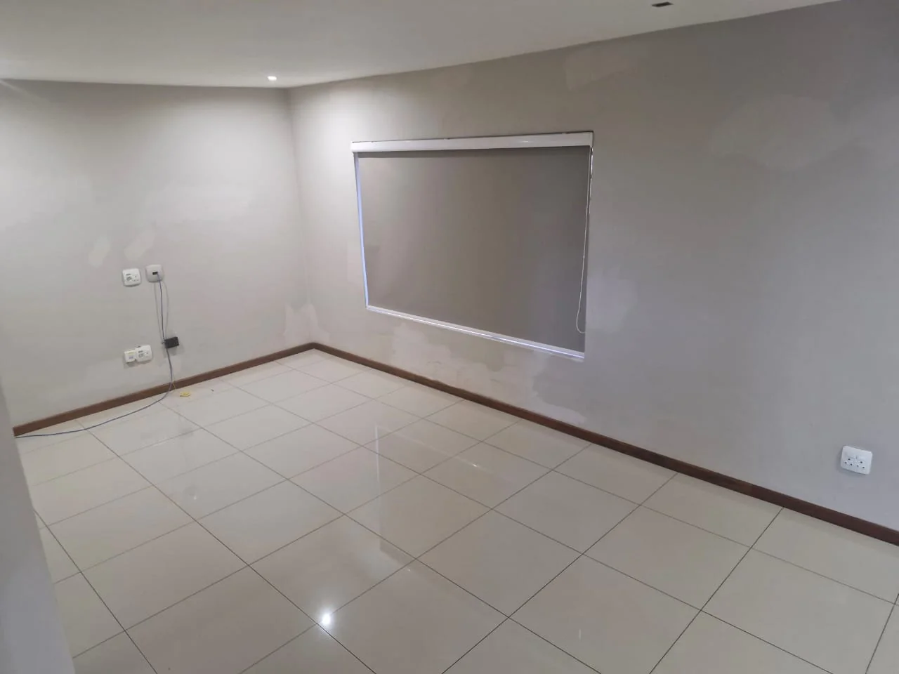 Introducing a modern, move-in ready rental property in Glen Marais.