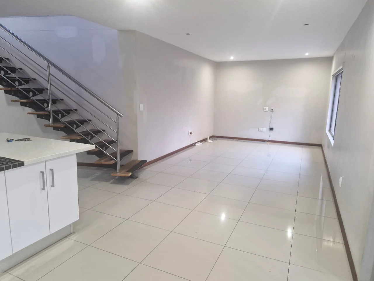 Introducing a modern, move-in ready rental property in Glen Marais.