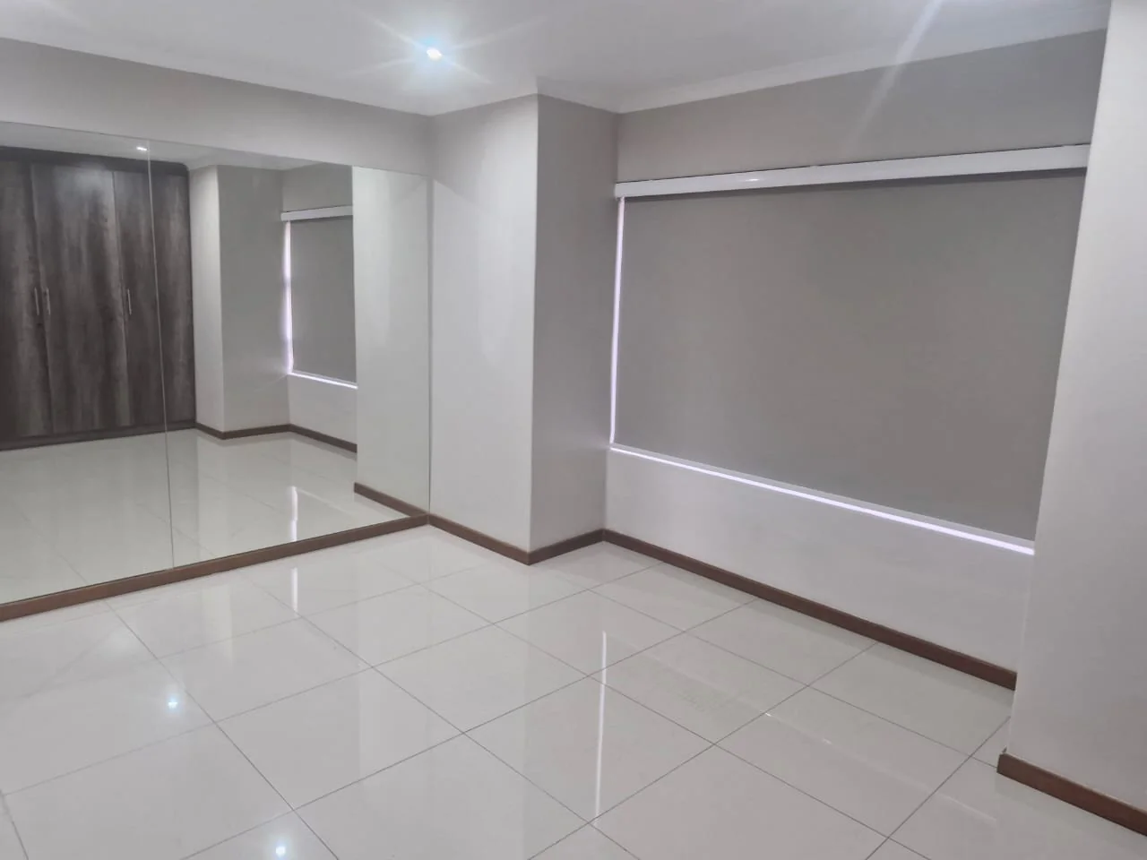 Introducing a modern, move-in ready rental property in Glen Marais.