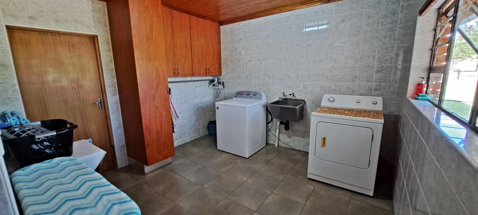 Exceptional and Very well-maintained smallholding for sale