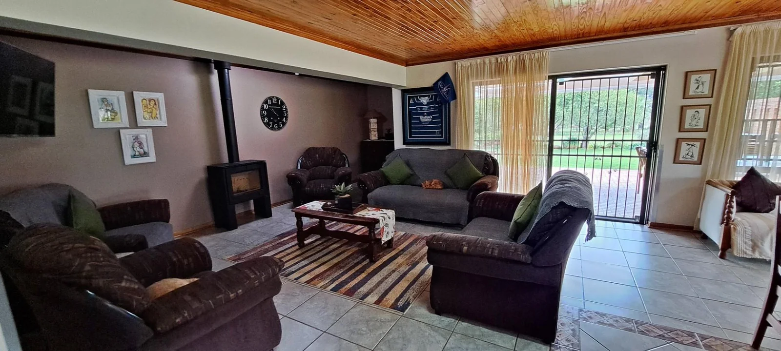 Exceptional and Very well-maintained smallholding for sale