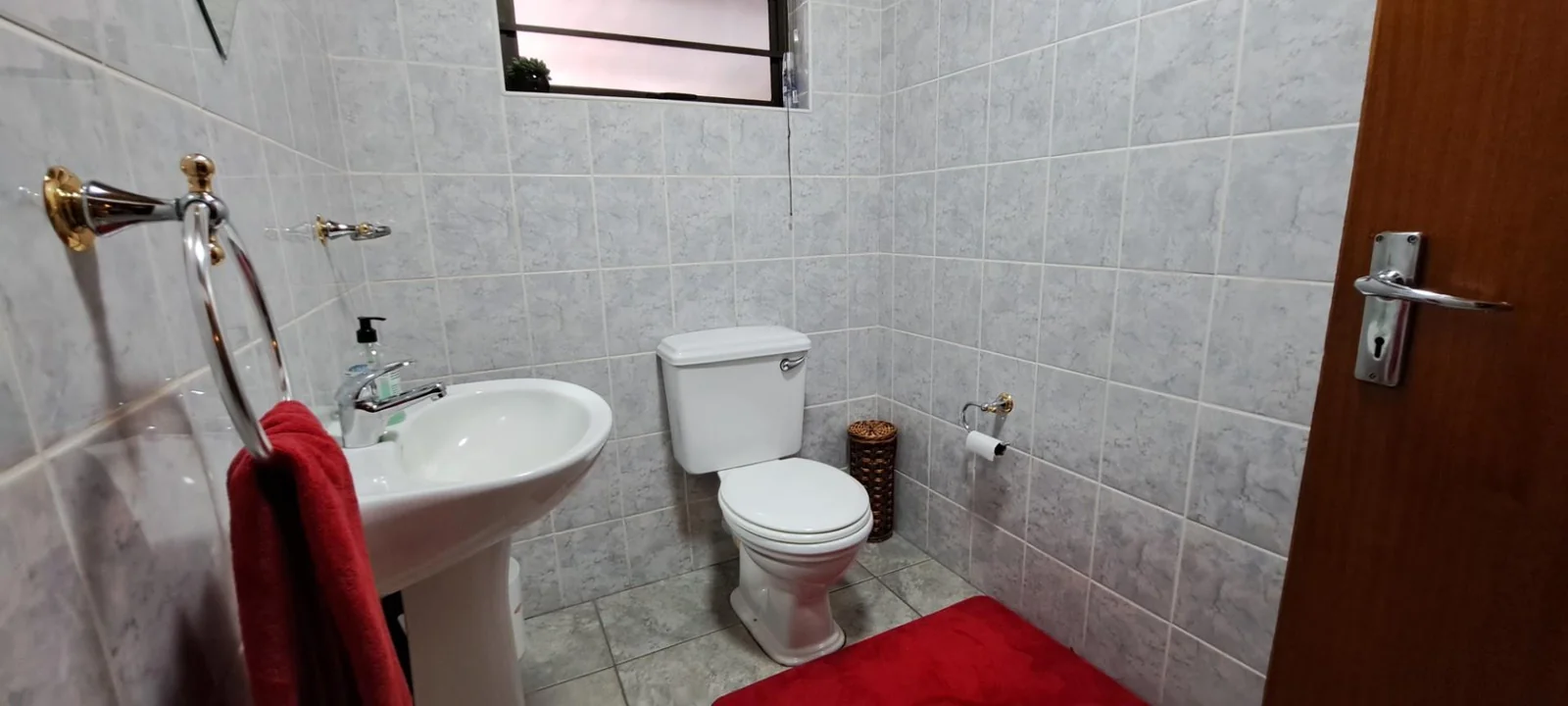 Exceptional and Very well-maintained smallholding for sale