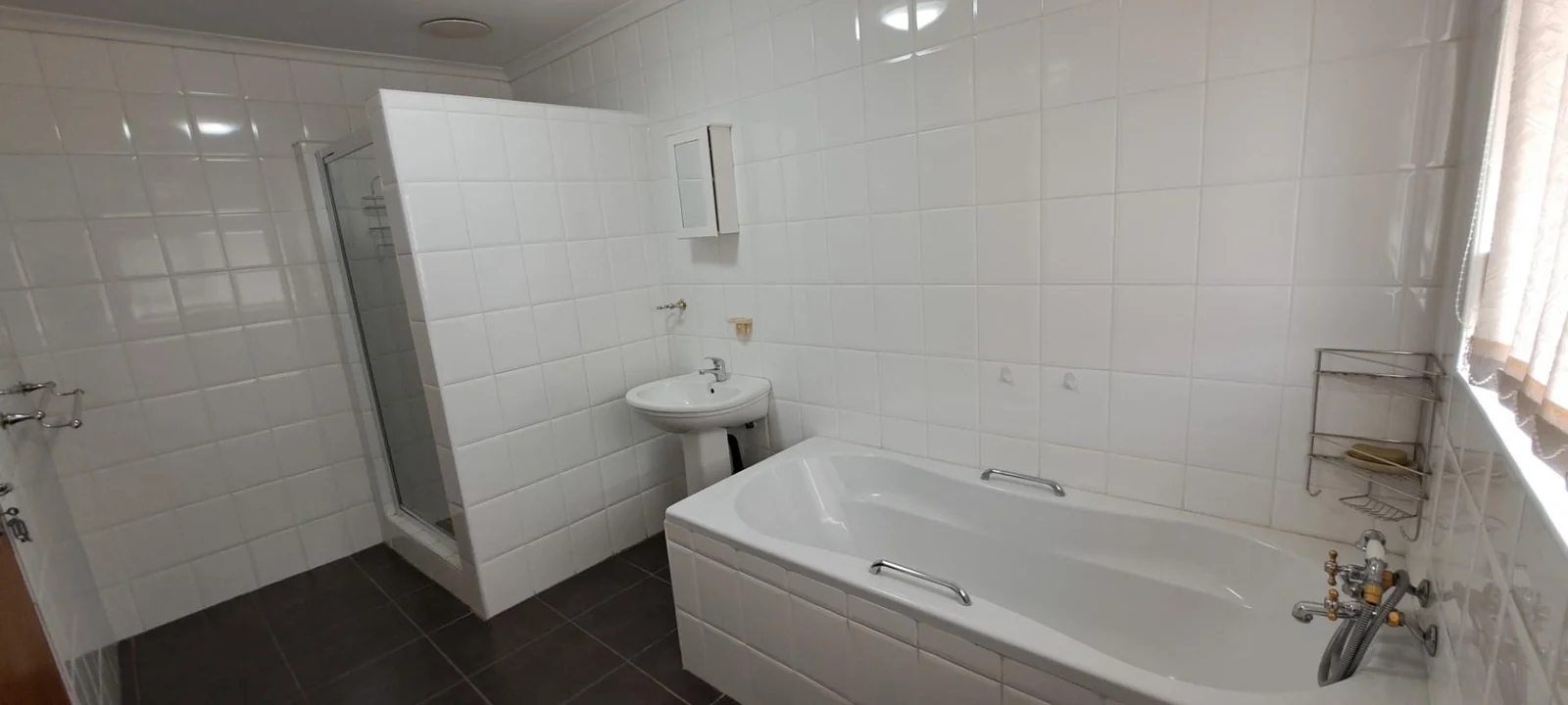 Exceptional and Very well-maintained smallholding for sale