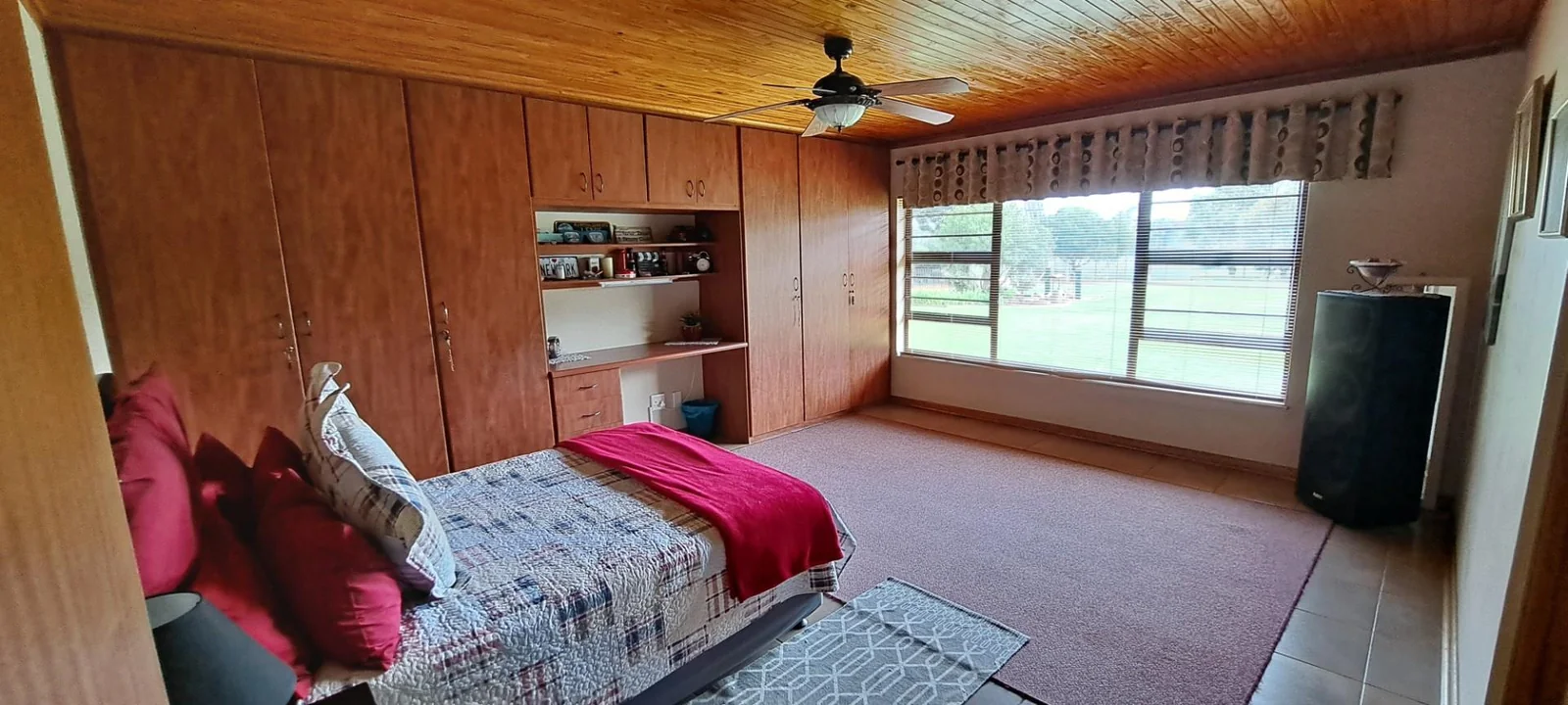 Exceptional and Very well-maintained smallholding for sale