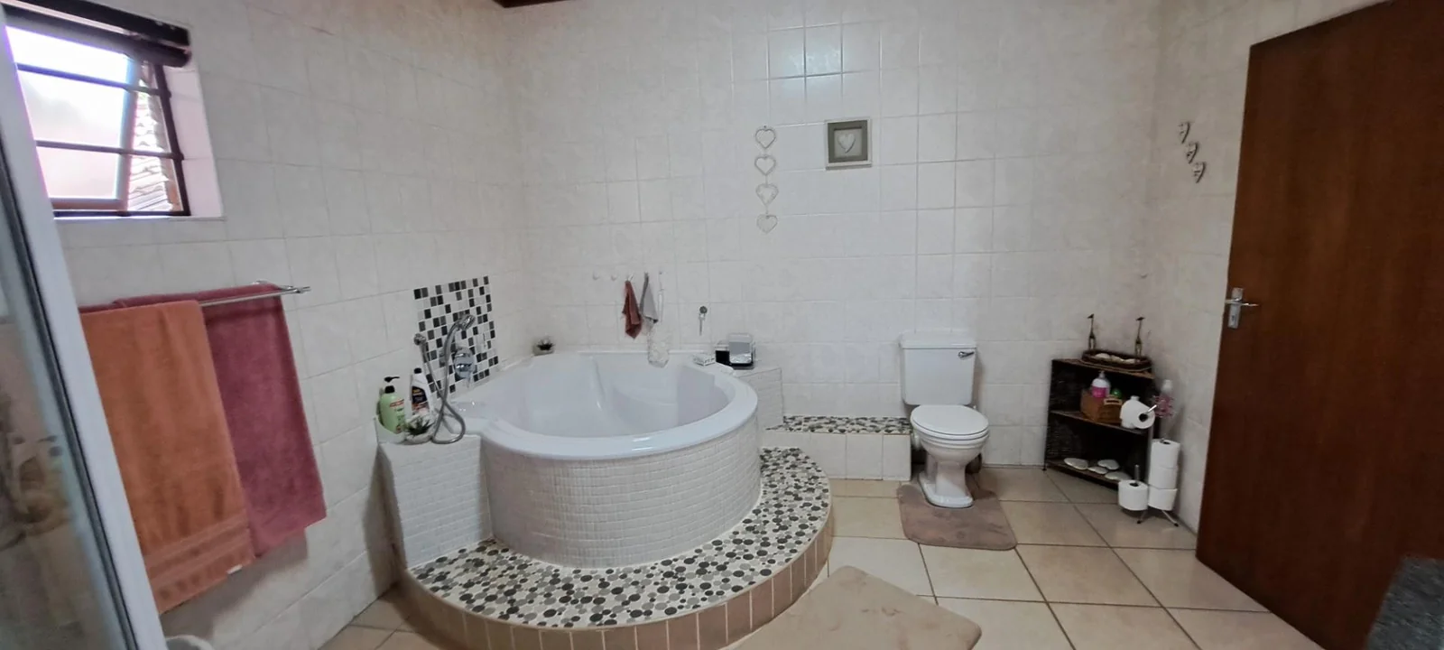 Exceptional and Very well-maintained smallholding for sale