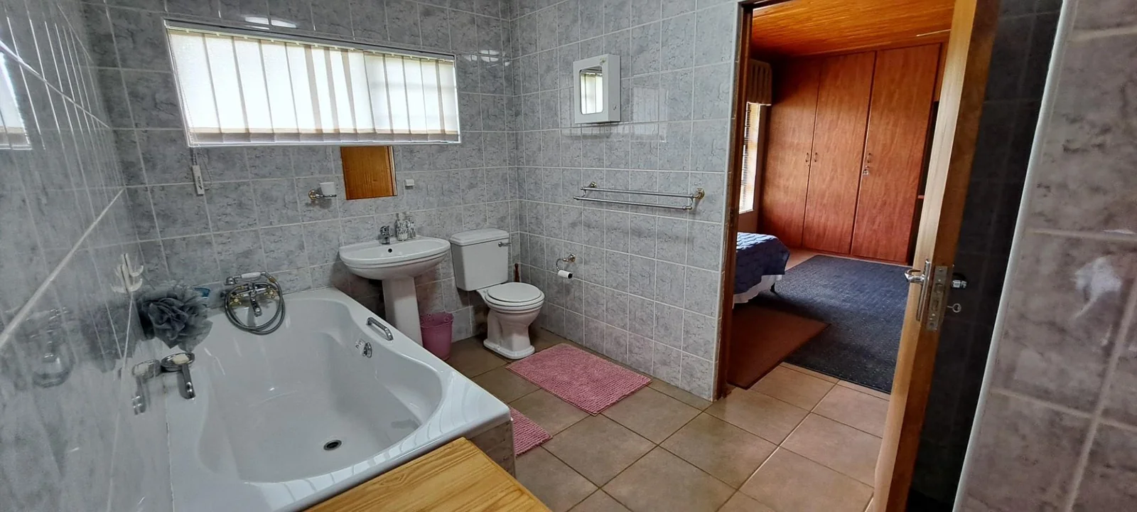 Exceptional and Very well-maintained smallholding for sale