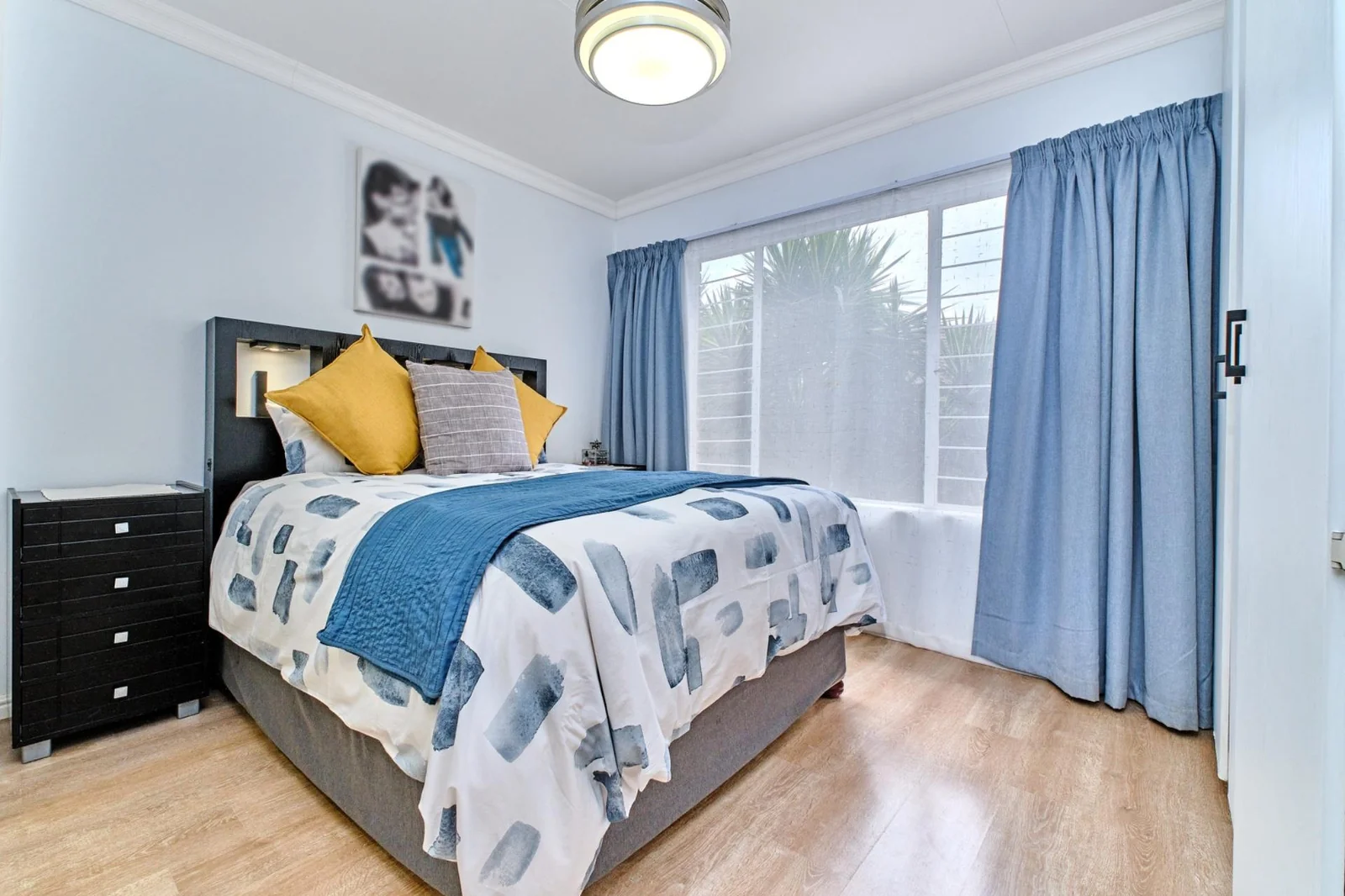 Modern 2 bedroom, 2 bathroom pet friendly townhouse for sale in Radiokop