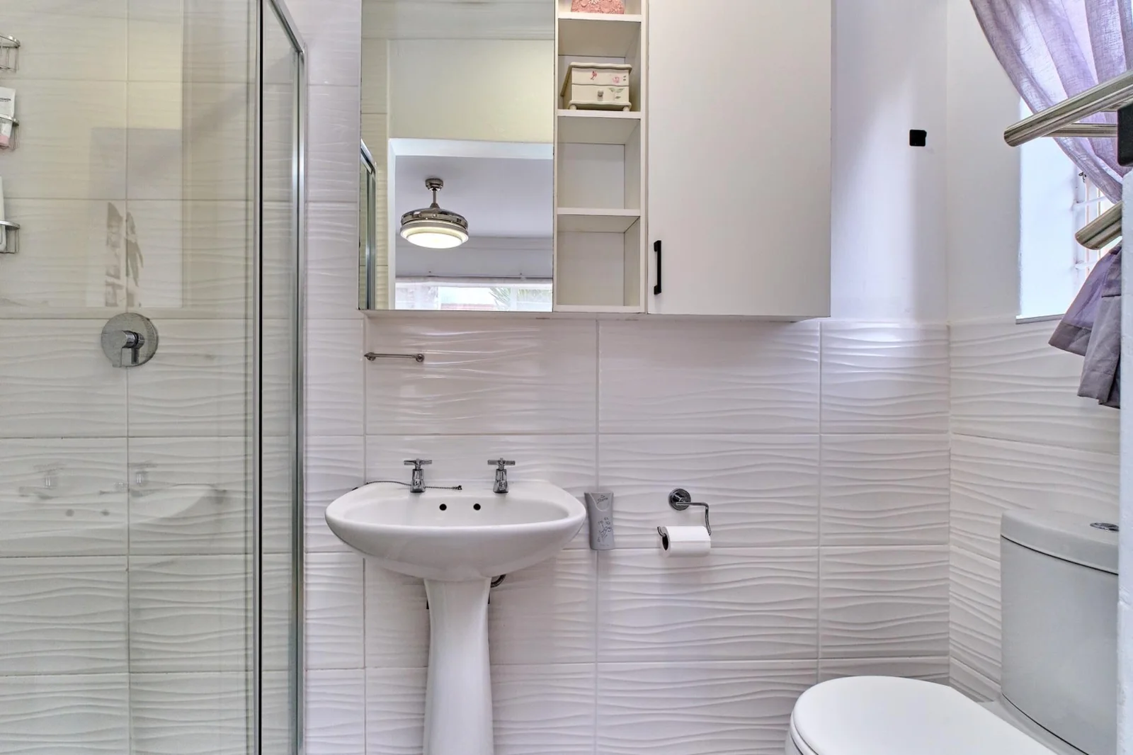 Modern 2 bedroom, 2 bathroom pet friendly townhouse for sale in Radiokop