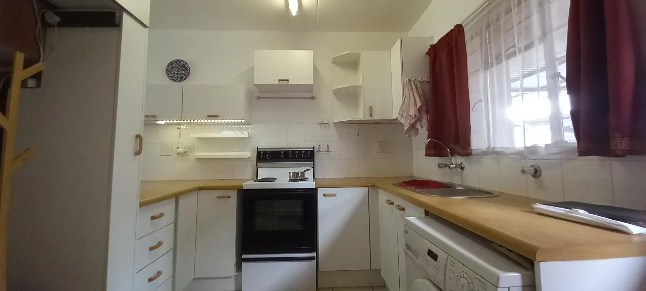 LOCK UP & GO LUXURY! STUNNING 2-BED UNIT IN REMBRANDT PARK