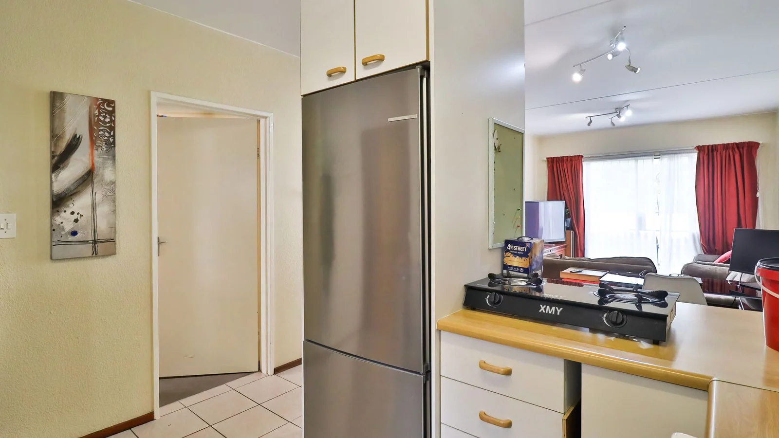 LOCK UP & GO LUXURY! STUNNING 2-BED UNIT IN REMBRANDT PARK