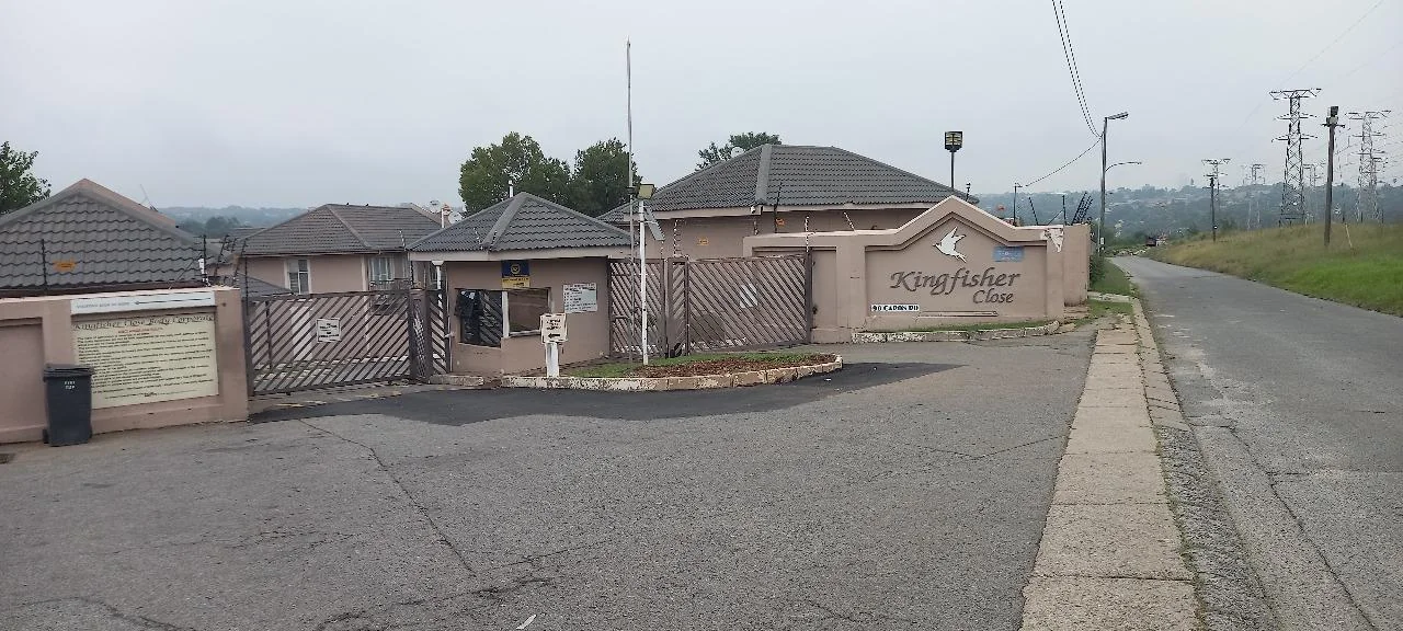 LOCK UP & GO LUXURY! STUNNING 2-BED UNIT IN REMBRANDT PARK