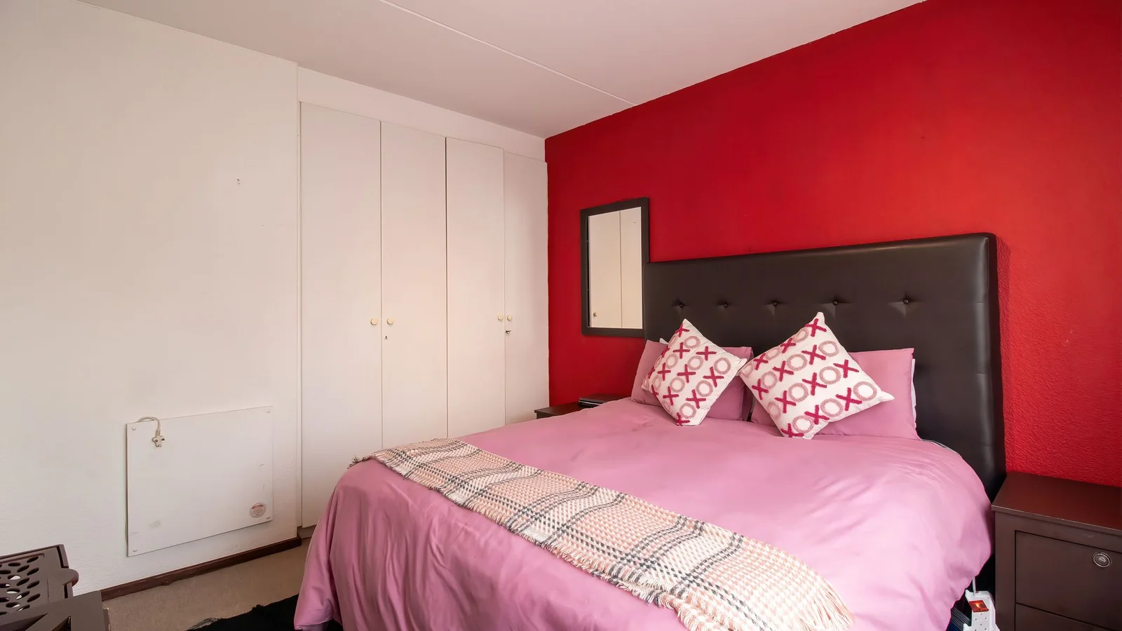 LOCK UP & GO LUXURY! STUNNING 2-BED UNIT IN REMBRANDT PARK