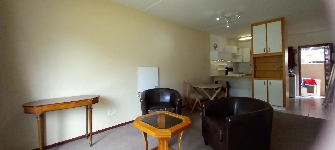 LOCK UP & GO LUXURY! STUNNING 2-BED UNIT IN REMBRANDT PARK