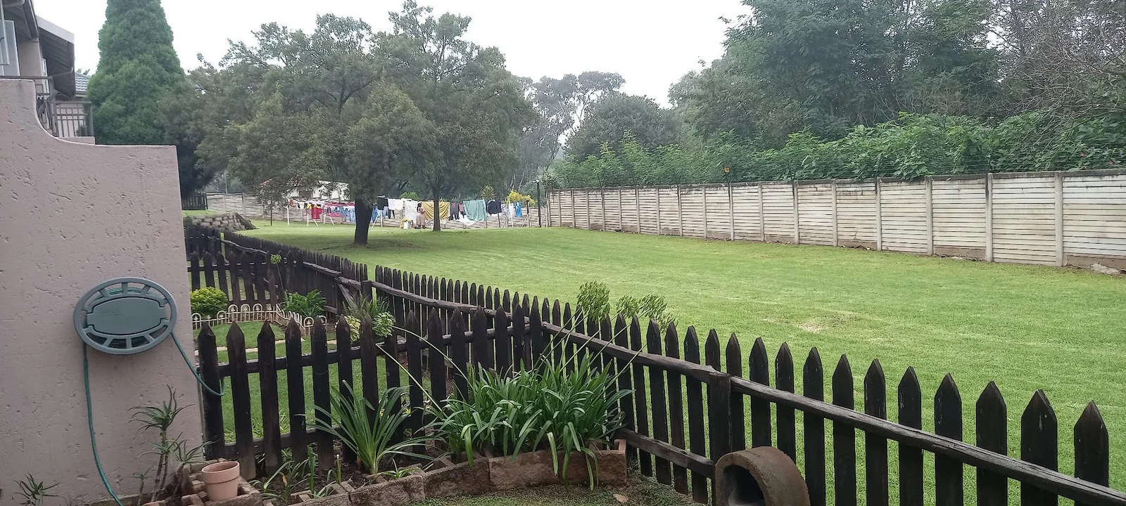 LOCK UP & GO LUXURY! STUNNING 2-BED UNIT IN REMBRANDT PARK