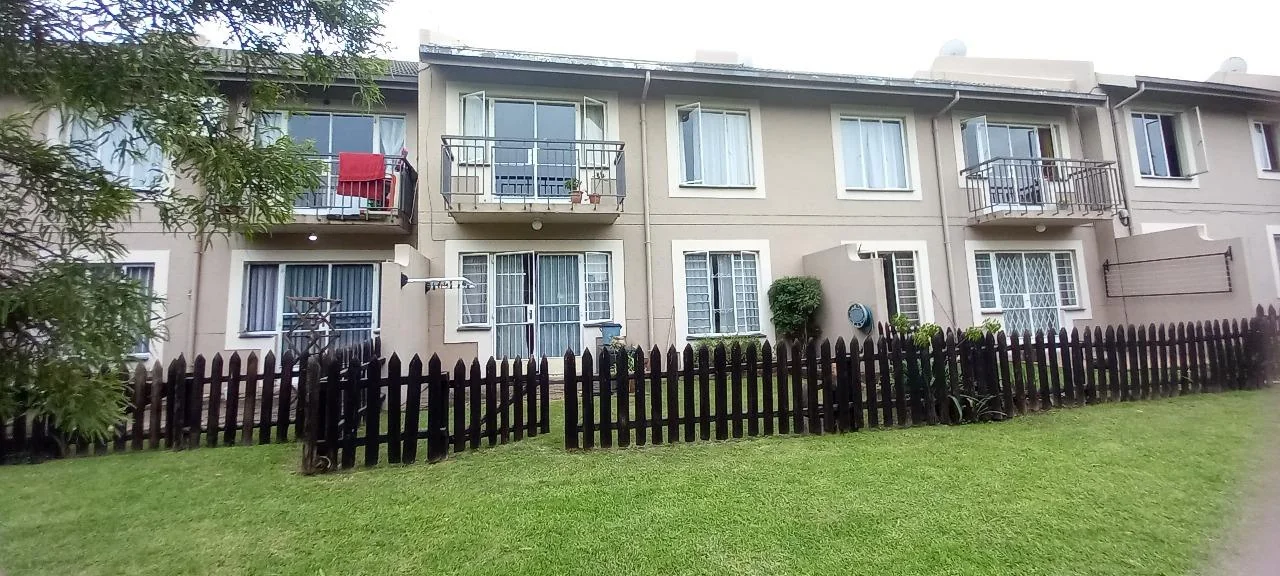 LOCK UP & GO LUXURY! STUNNING 2-BED UNIT IN REMBRANDT PARK