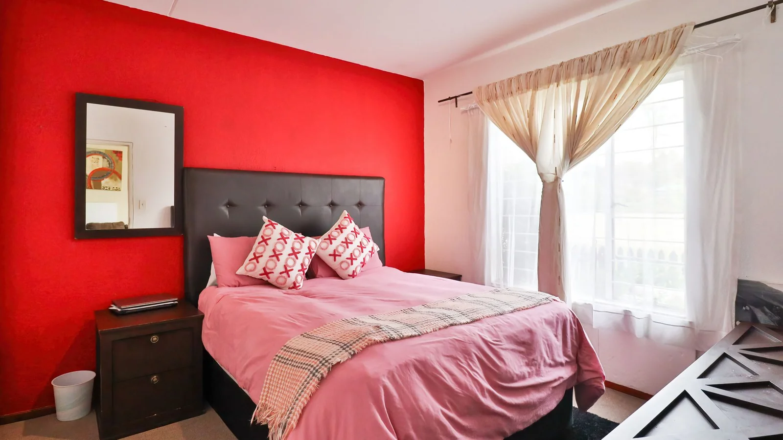 LOCK UP & GO LUXURY! STUNNING 2-BED UNIT IN REMBRANDT PARK