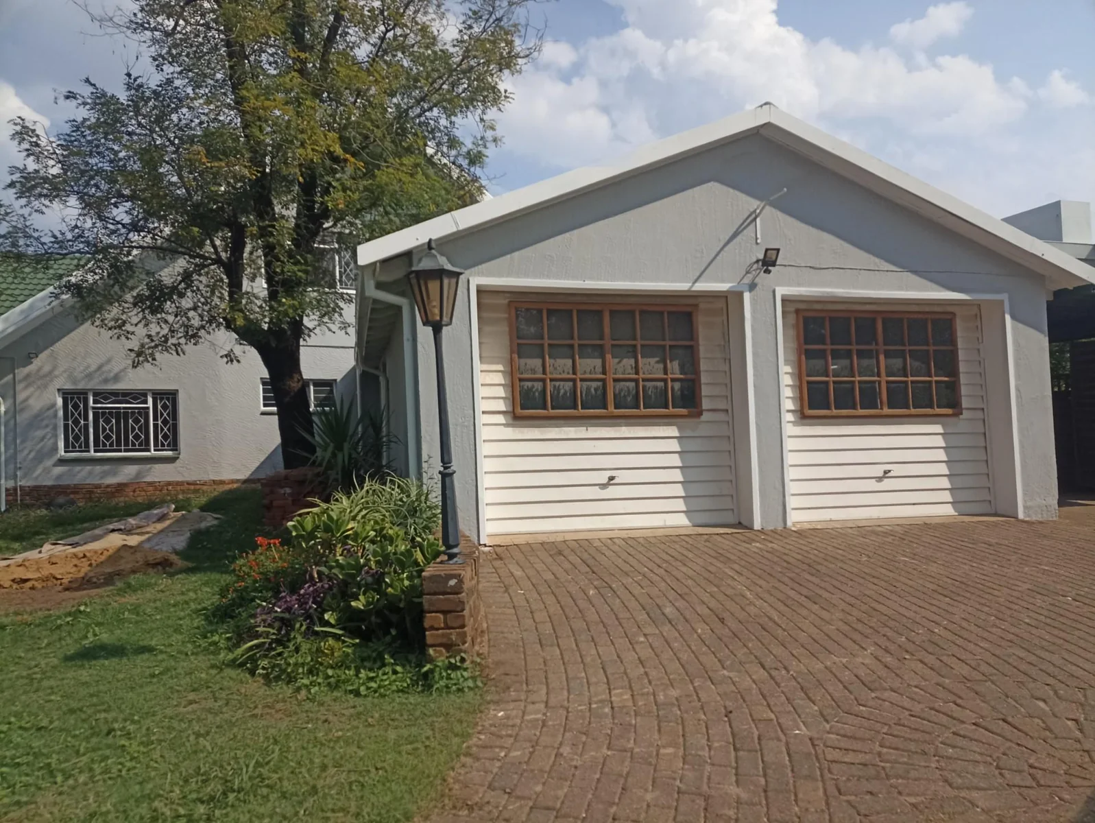 LOVELY HUGE FAMILY HOME TO LET IN LYNNWOOD GLEN!!