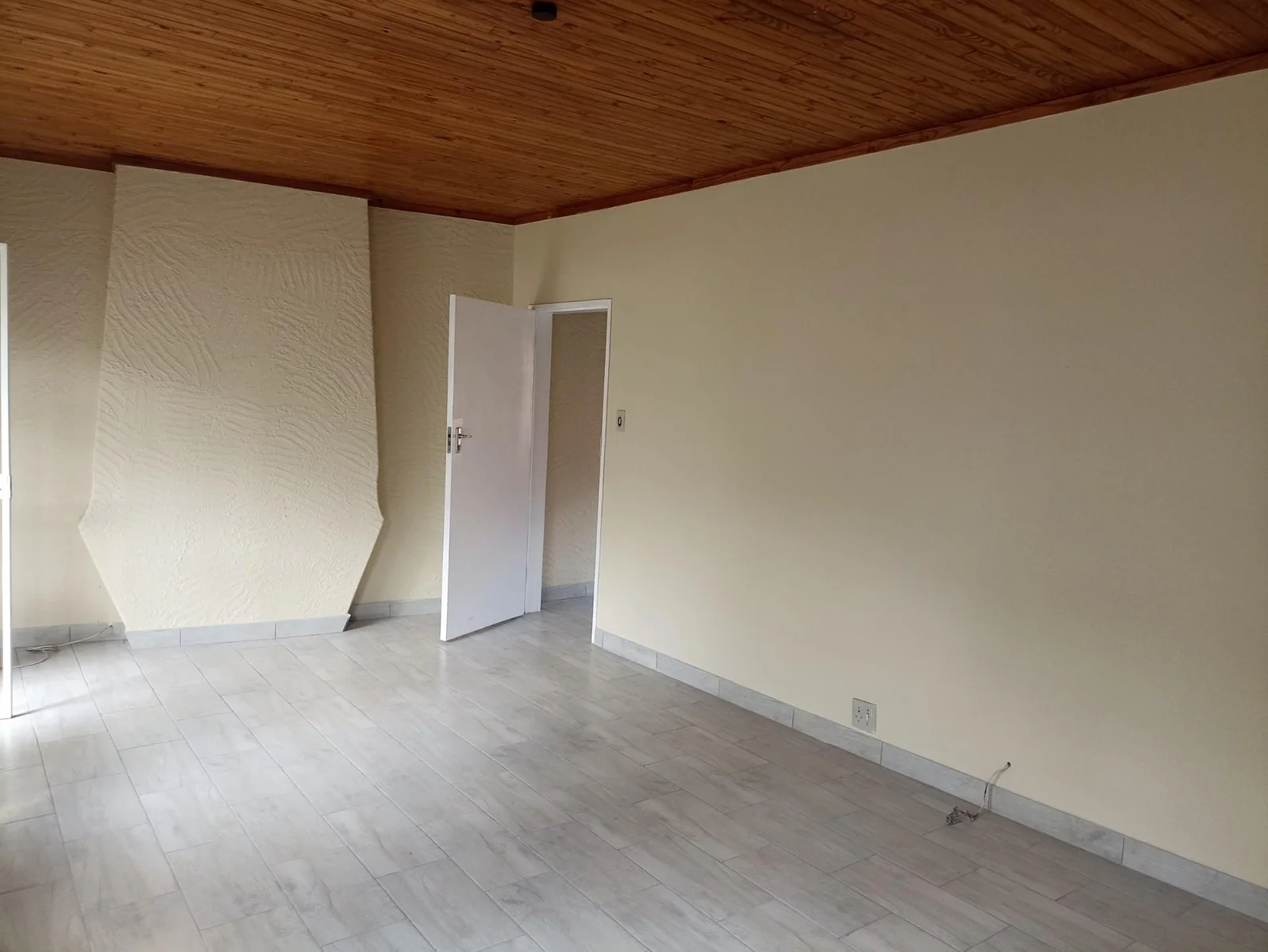 LOVELY HUGE FAMILY HOME TO LET IN LYNNWOOD GLEN!!