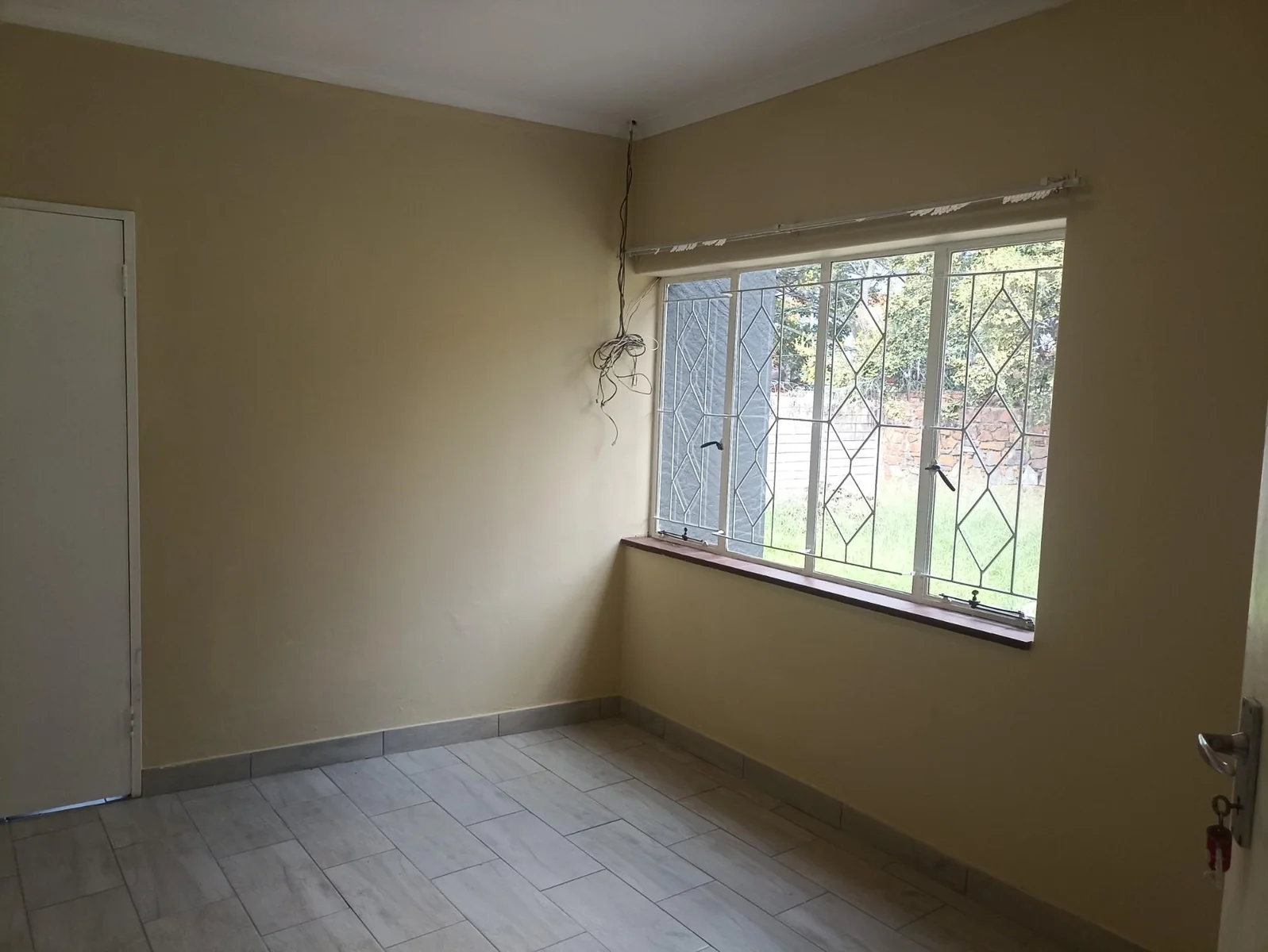 LOVELY HUGE FAMILY HOME TO LET IN LYNNWOOD GLEN!!