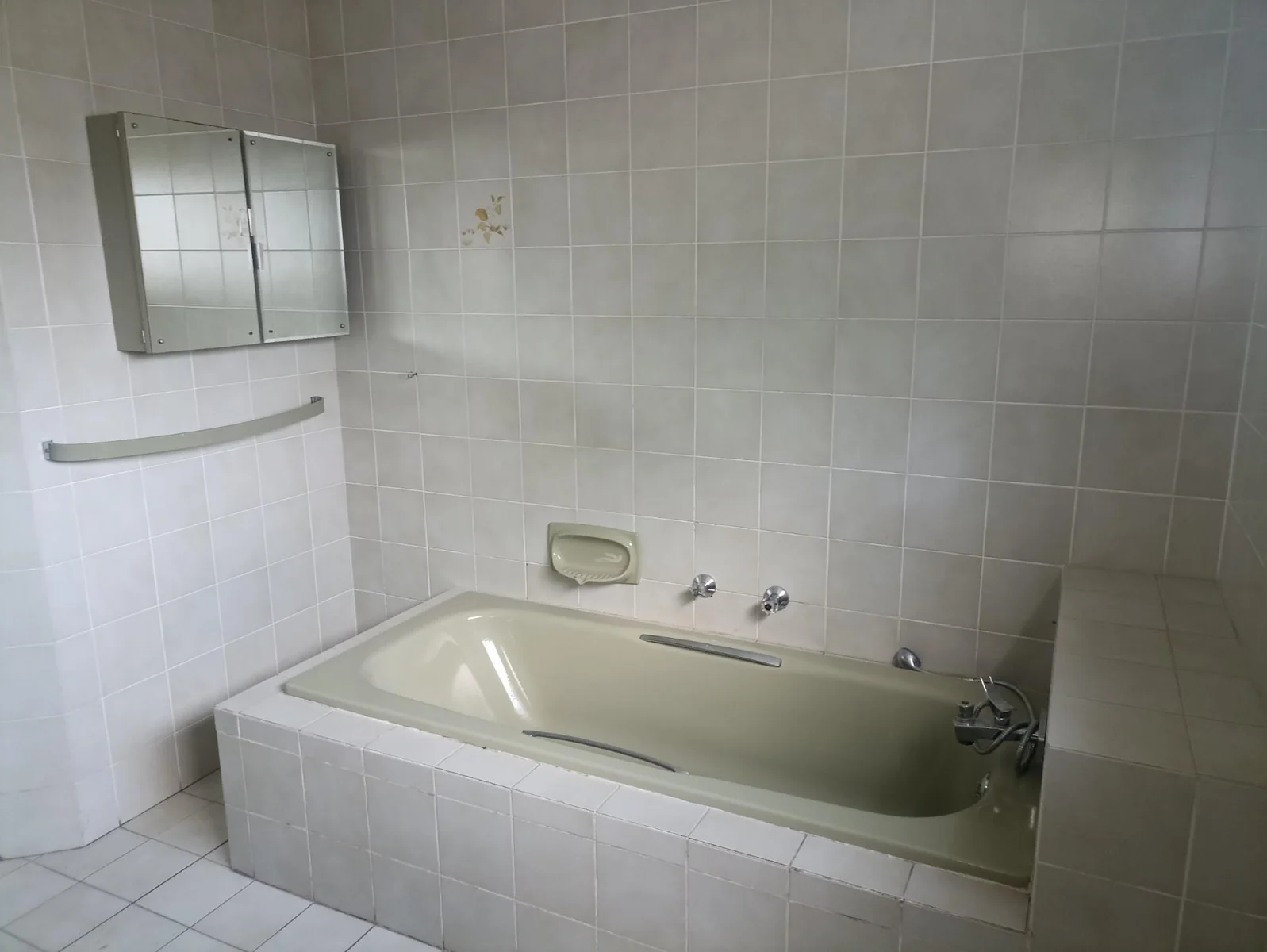 LOVELY HUGE FAMILY HOME TO LET IN LYNNWOOD GLEN!!