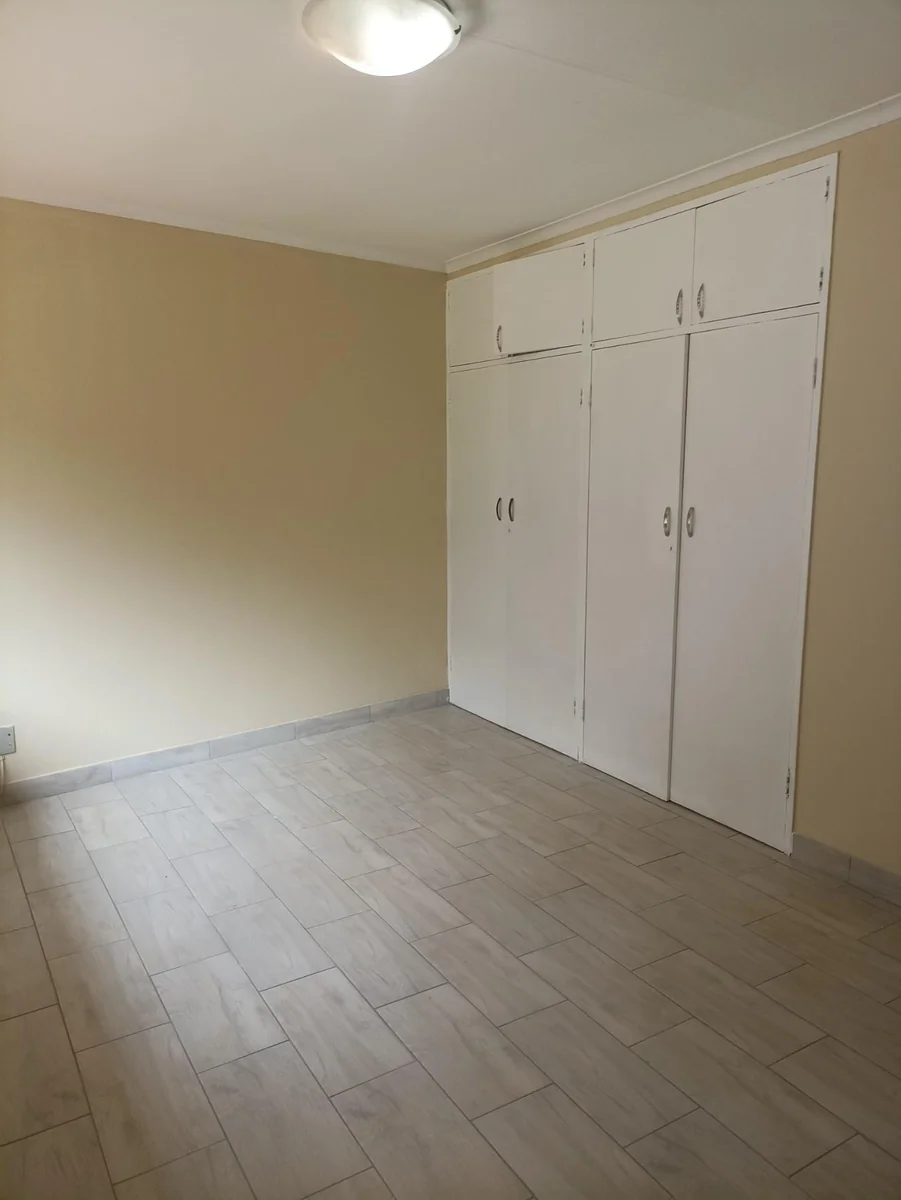 LOVELY HUGE FAMILY HOME TO LET IN LYNNWOOD GLEN!!