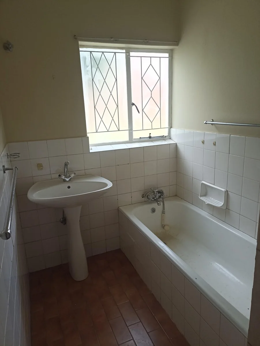 LOVELY HUGE FAMILY HOME TO LET IN LYNNWOOD GLEN!!