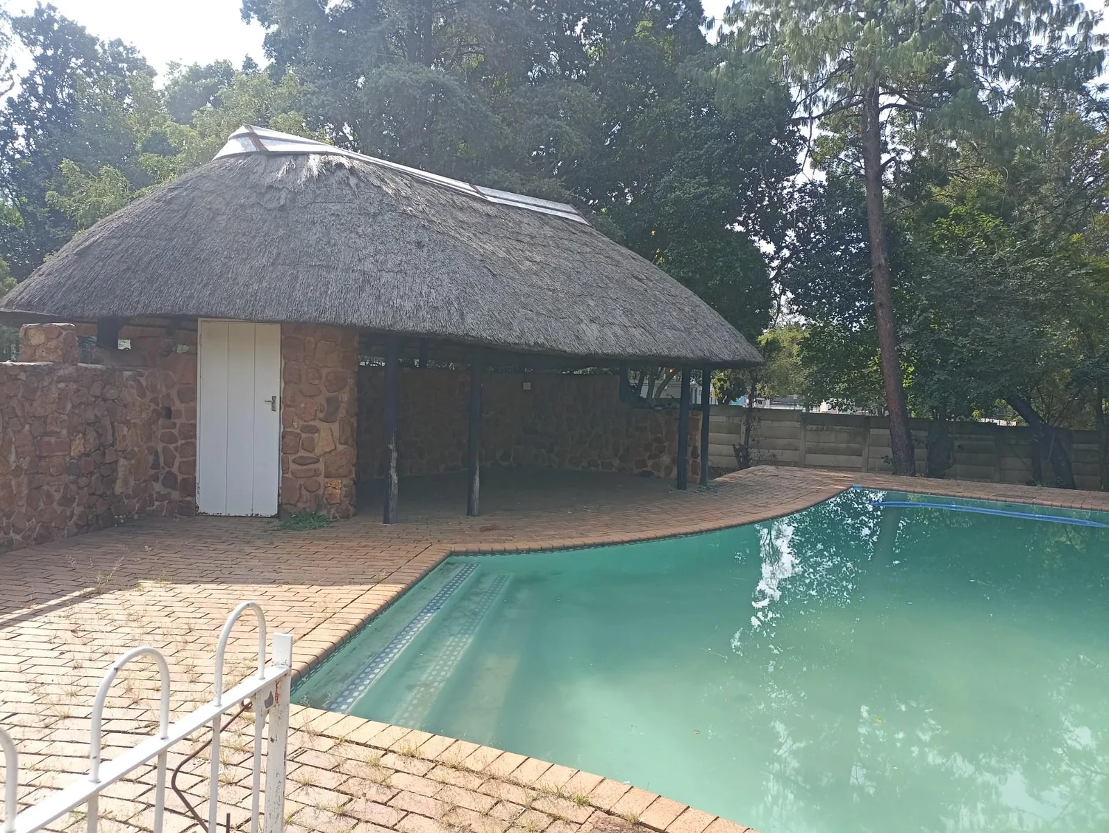 LOVELY HUGE FAMILY HOME TO LET IN LYNNWOOD GLEN!!