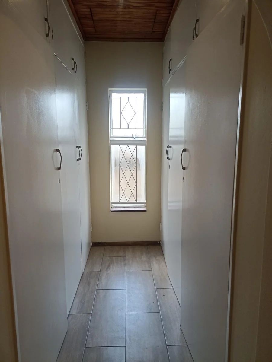 LOVELY HUGE FAMILY HOME TO LET IN LYNNWOOD GLEN!!