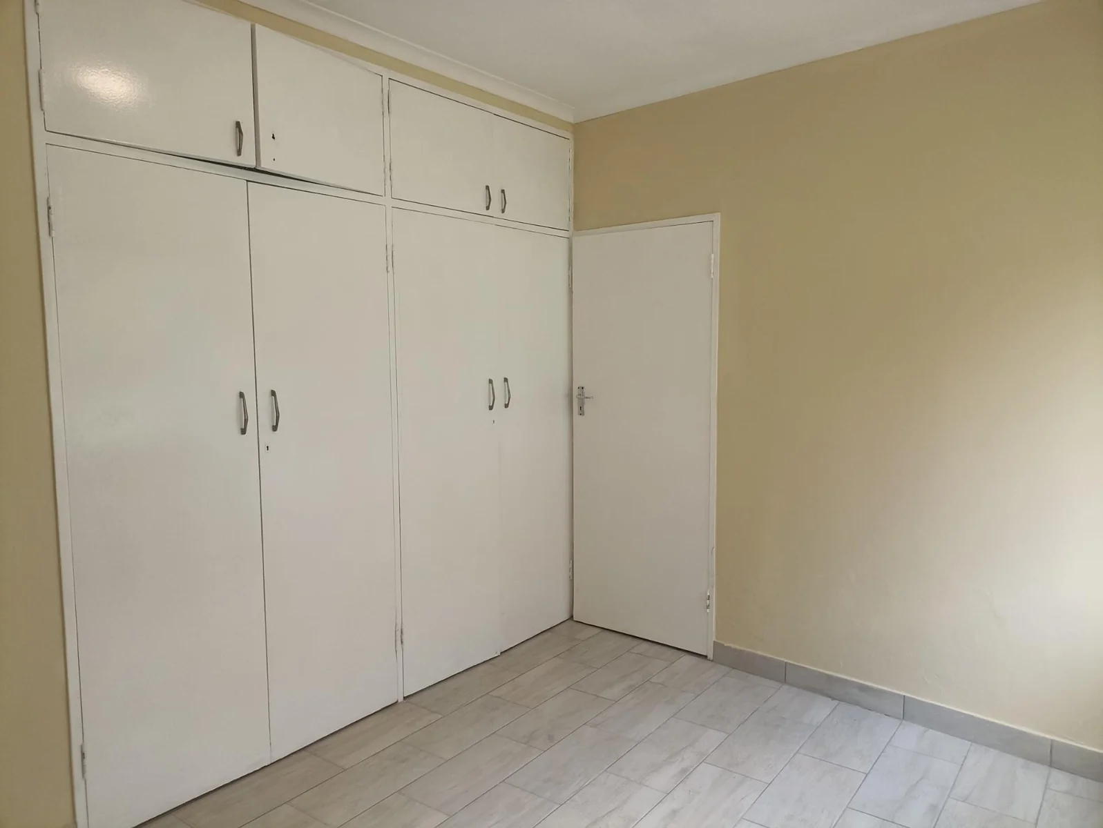 LOVELY HUGE FAMILY HOME TO LET IN LYNNWOOD GLEN!!