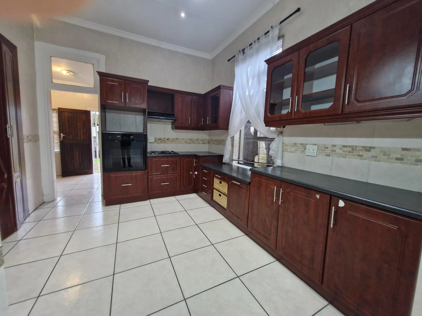 Urgent Sale !  Three bedroom home in Eureka.