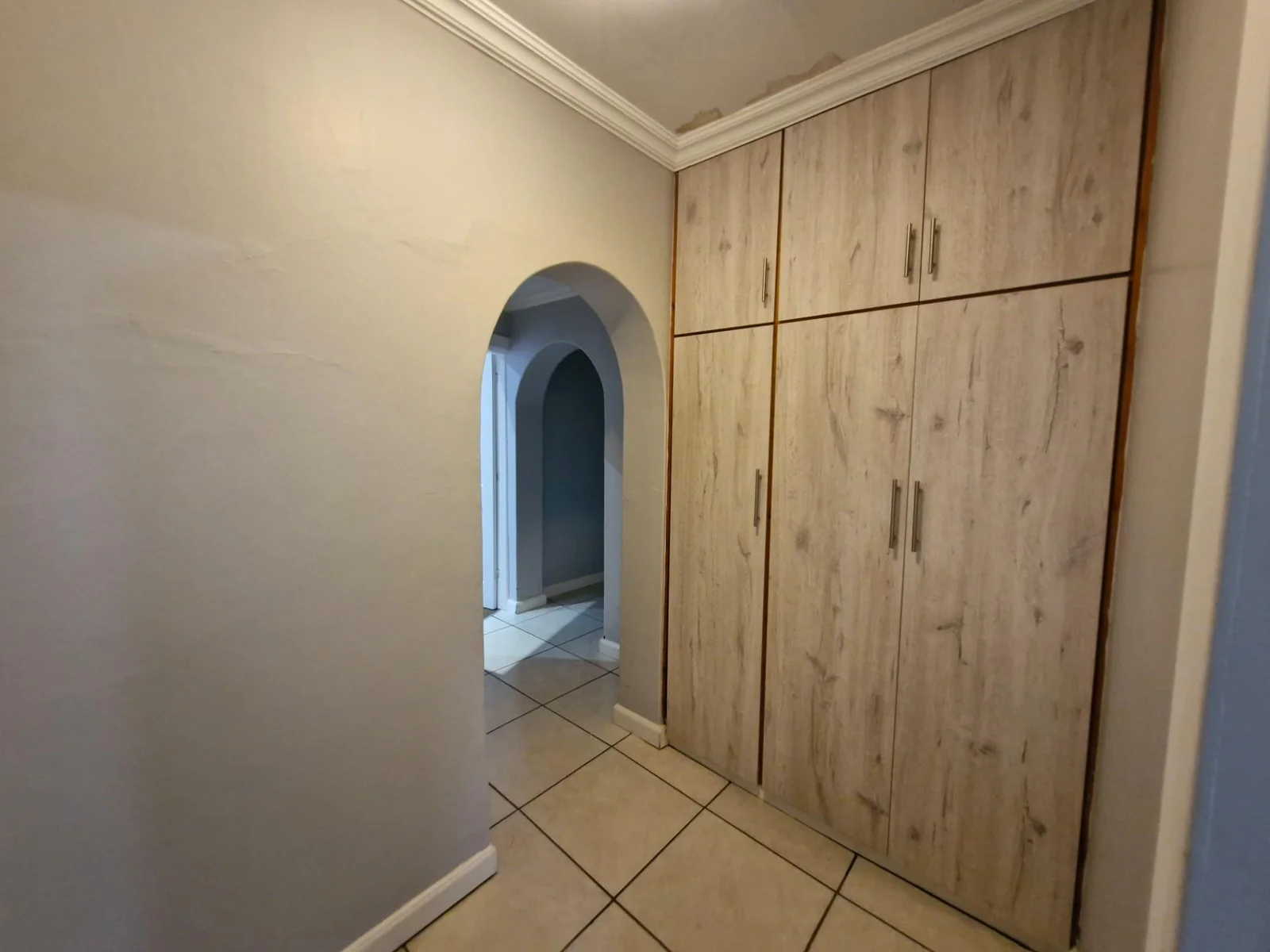 Urgent Sale !  Three bedroom home in Eureka.