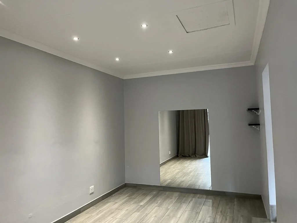 Urgent Sale !  Three bedroom home in Eureka.