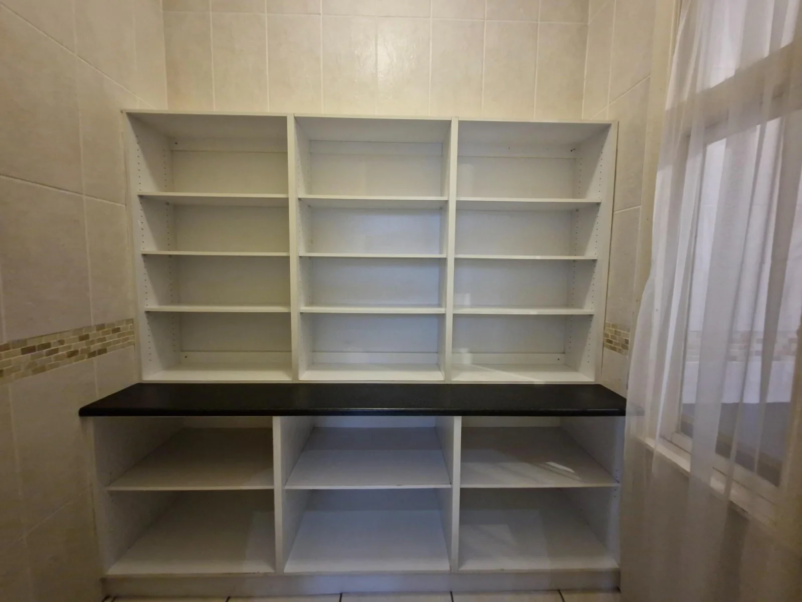 Urgent Sale !  Three bedroom home in Eureka.