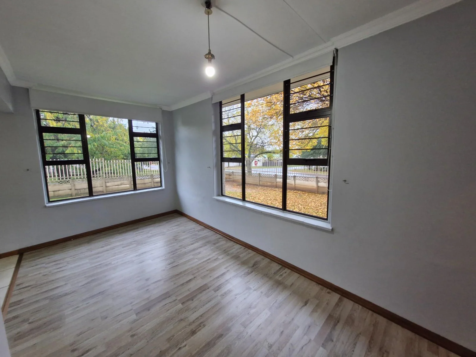 Urgent Sale !  Three bedroom home in Eureka.